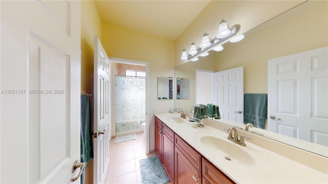 8610 NW 101st Pl , Doral, FL 33178 Photo