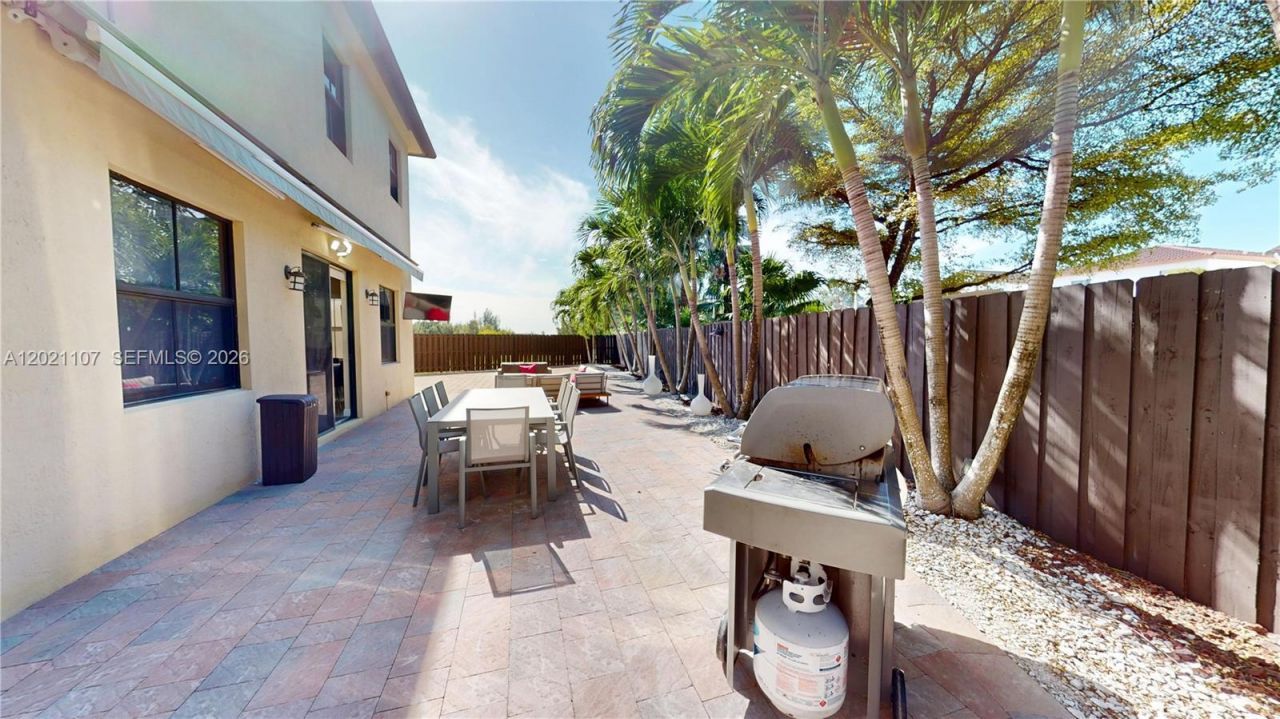 8610 NW 101st Pl , Doral, FL 33178 Photo