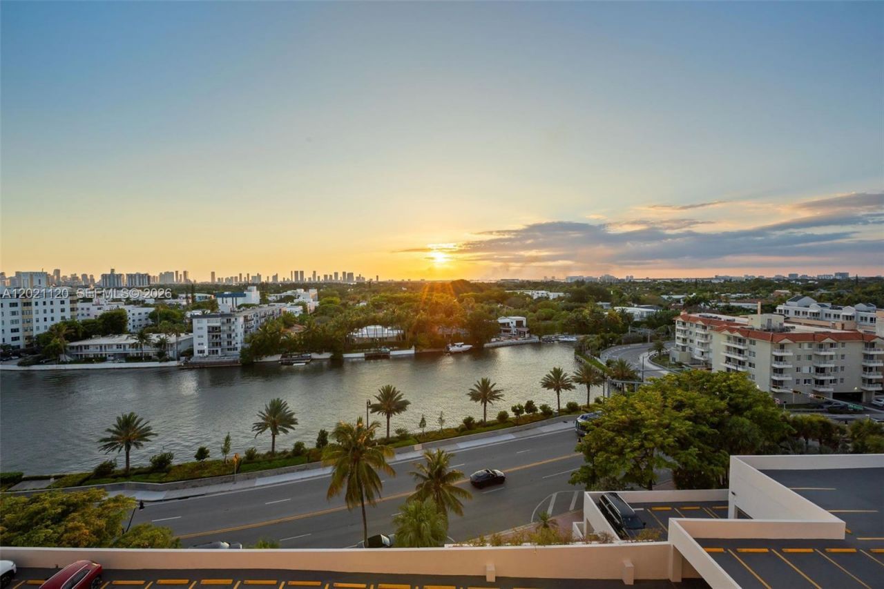 2555 Collins Ave , Unit 1106, Miami Beach, FL 33140 Photo