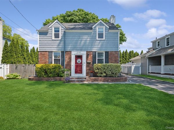 2197 Pine Street , Wantagh, NY 11793