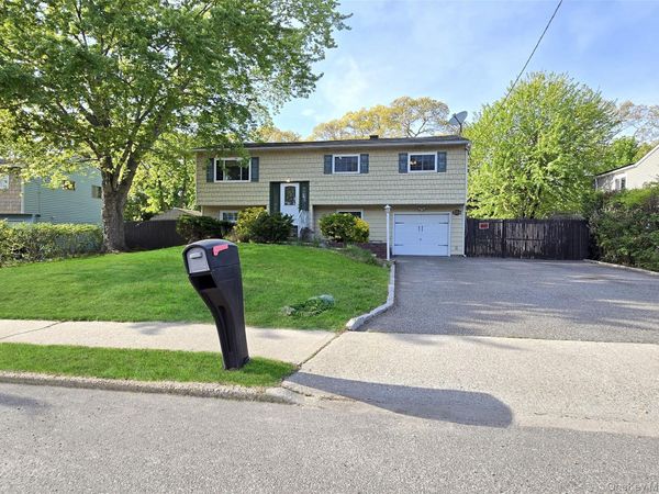 529 Hawkins Road , Selden, NY 11784