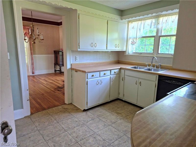 6670 Stratford Road , Concord Township, OH 44077 Photo 5