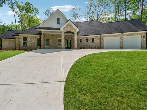 6029 Wellington Avenue, Gainesville, GA 30506