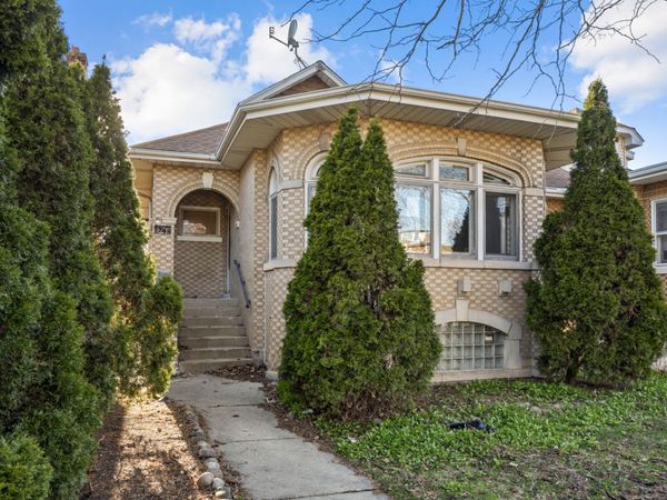 1748 N New England Avenue , Chicago, IL 60707