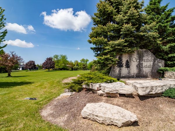 2600 Sanctuary Lane, Spring Grove, IL 60081