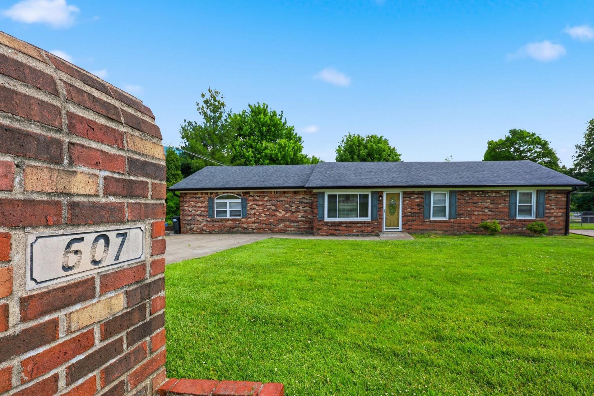 607 Keeneland Drive, Bardstown, KY 40004