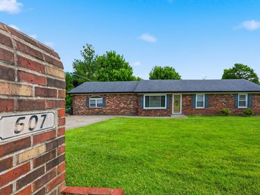 607 Keeneland Drive, Bardstown, KY 40004
