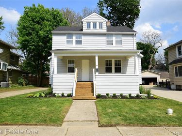 99 Chippewa Road, Pontiac, MI 48341