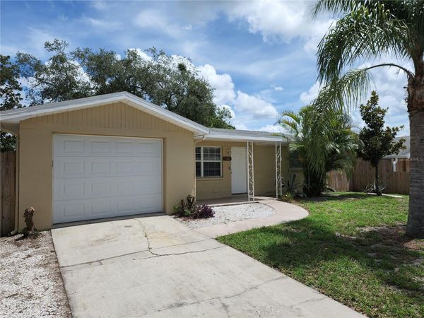 3221 FAIRMOUNT DRIVE , HOLIDAY, FL 34691