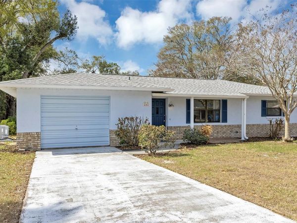 606 THIRD AVENUE , LADY LAKE, FL 32159