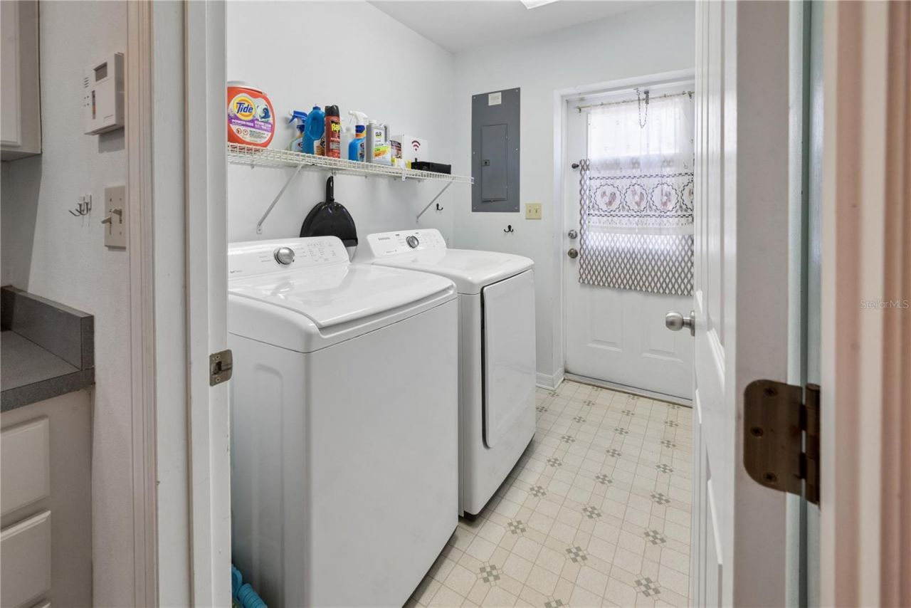 1750 SW 15th Street , Bell, FL 32619 Photo