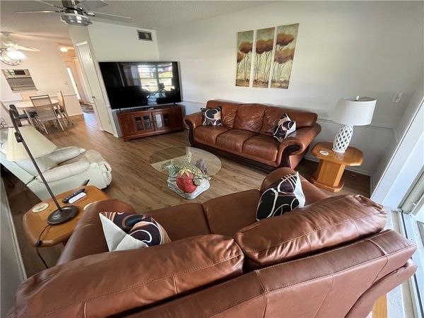 37 Pine Arbor Lane, Unit 101, Vero Beach, FL 32962