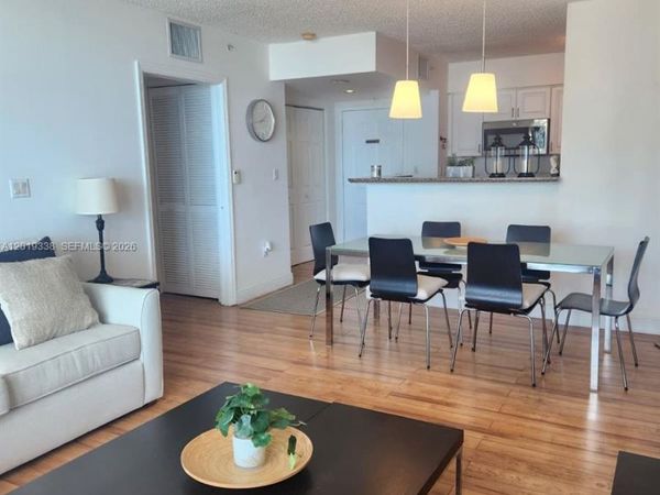 1155 Brickell Bay Dr , Unit 1807, Miami, FL 33131