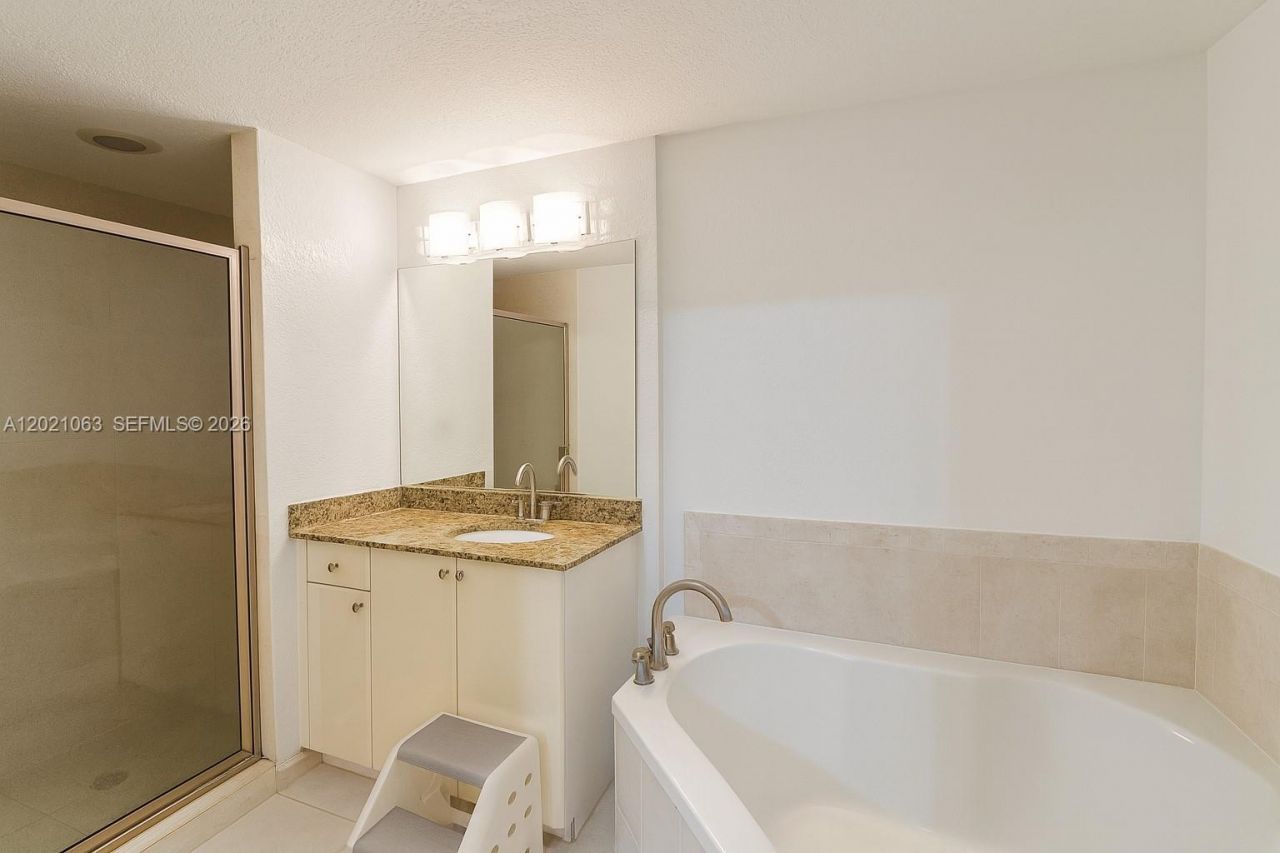 1830 Radius Dr , Unit 308, Hollywood, FL 33020 Photo