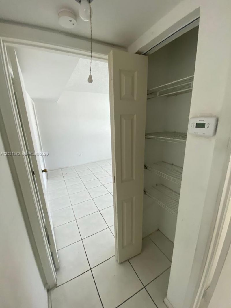 2715 W 66th St, Unit 13-21, Hialeah, FL 33016 Photo