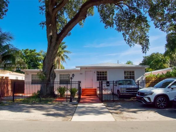 372 NE 162nd St , Miami, FL 33162