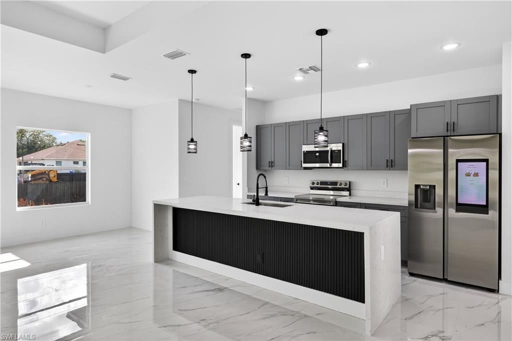 370 Butler Ave S, Lehigh Acres, FL 33974 Photo