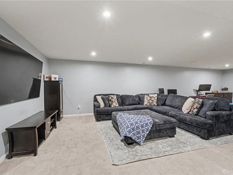 9229 Lakeside Street, Tipp City, OH 45371 Photo 25