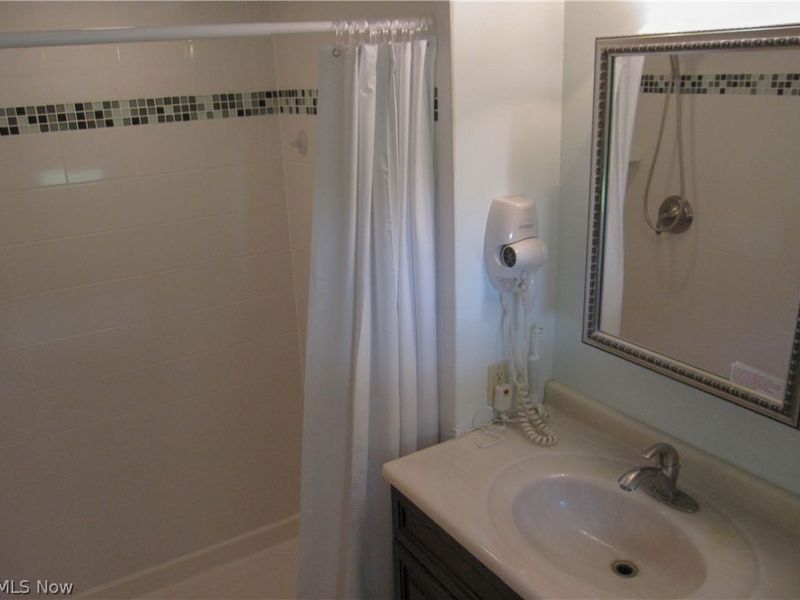 7351 Starcliff Avenue NW, North Canton, OH 44720 Photo 14