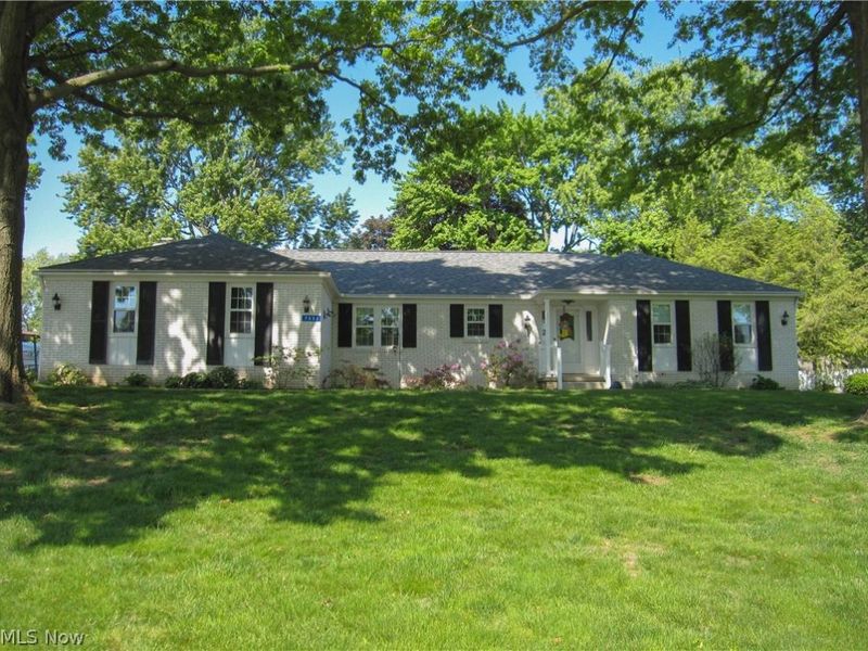 7351 Starcliff Avenue NW, North Canton, OH 44720 Photo 2