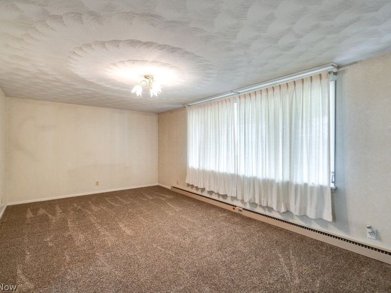 2267 Bellflower Road NE, East Rochester, OH 44625 Photo 5