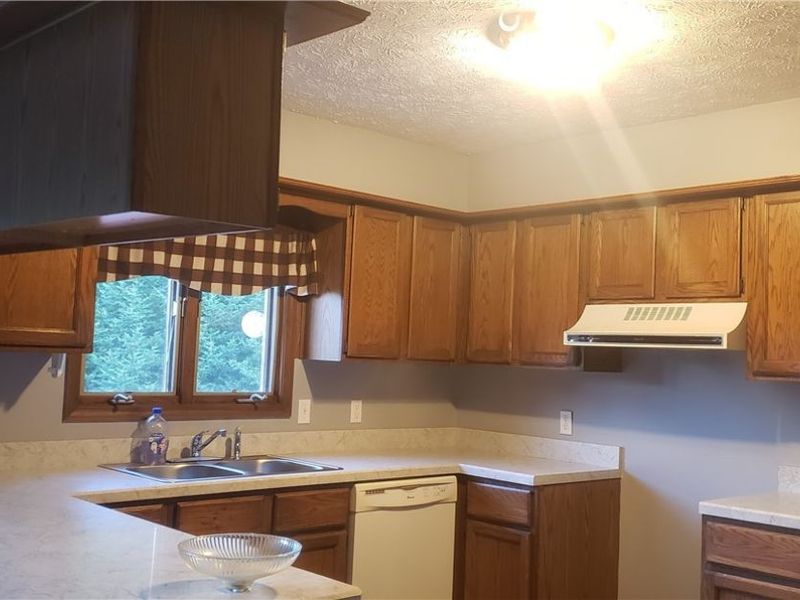 12765 Butternut Road , Burton, OH 44021 Photo 7