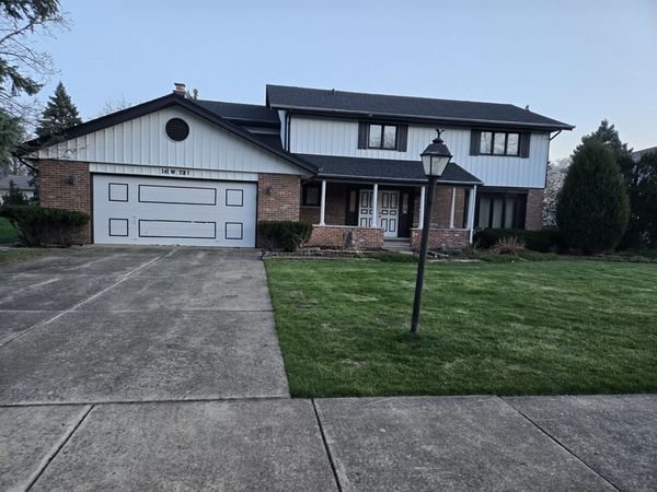 16W731 89th Place, Willowbrook, IL 60527