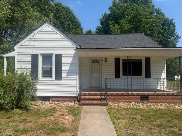 401 N 4th Avenue , Mayodan, NC 27027