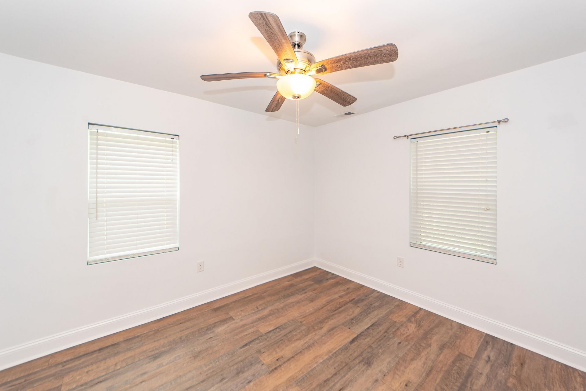 6933 Raymond Avenue Photo 20