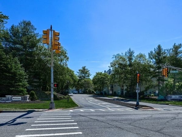 502 Brittany Dr, Wayne, NJ 07470