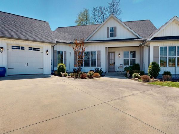 1425 E 10th St, Cookeville, TN 38501