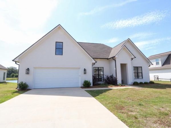170 Ridgeway, Starkville, MS 39759