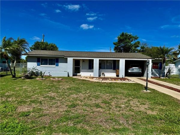 332 Dellwood AVE , LEHIGH ACRES, FL 33936