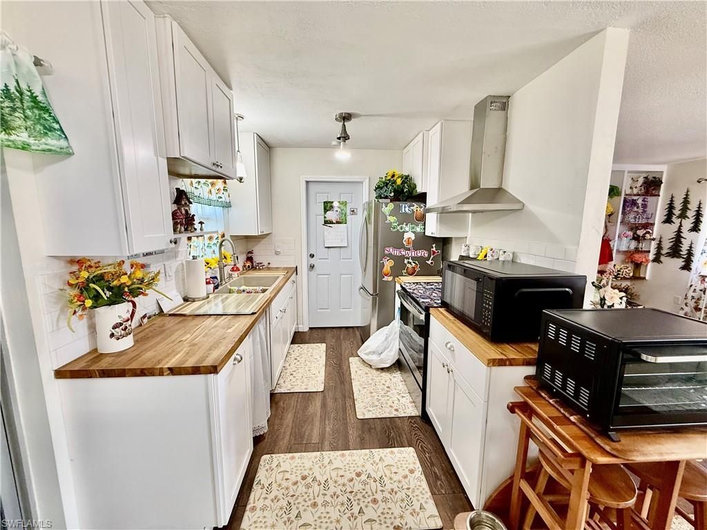 332 Dellwood Ave , Lehigh Acres, FL 33936 Photo