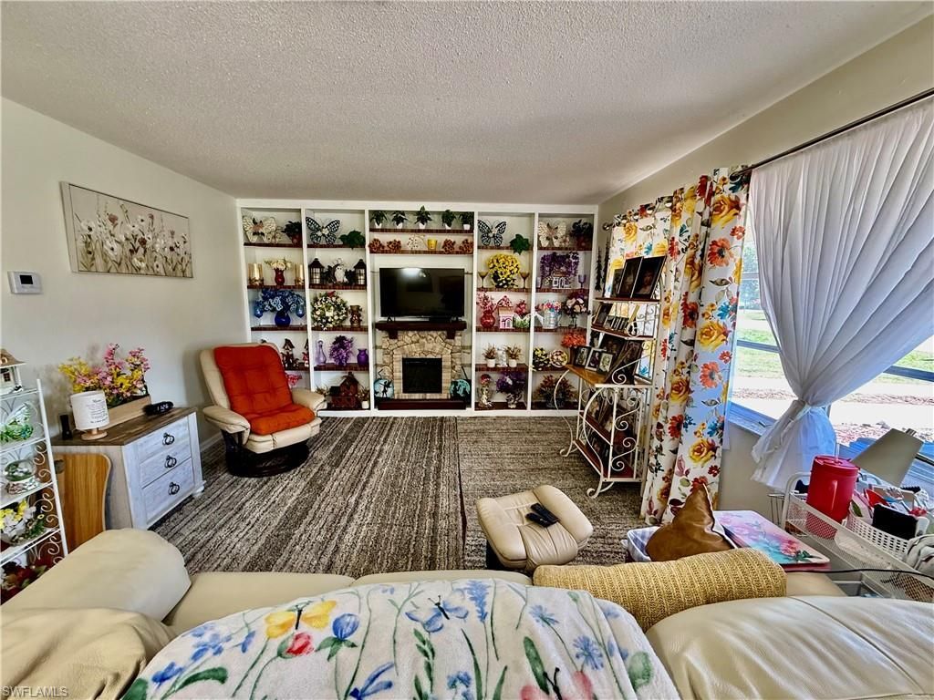 332 Dellwood Ave , Lehigh Acres, FL 33936 Photo