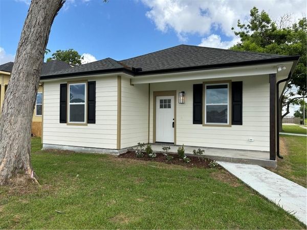 2201 VENUS Place , Violet, LA 70092
