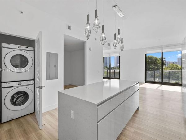 101 Diplomat Pkwy , Unit 204, Hallandale Beach, FL 33009
