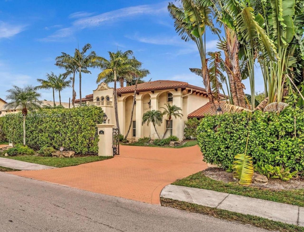 900 Diplomat Pkwy , Hallandale Beach, FL 33009 Photo