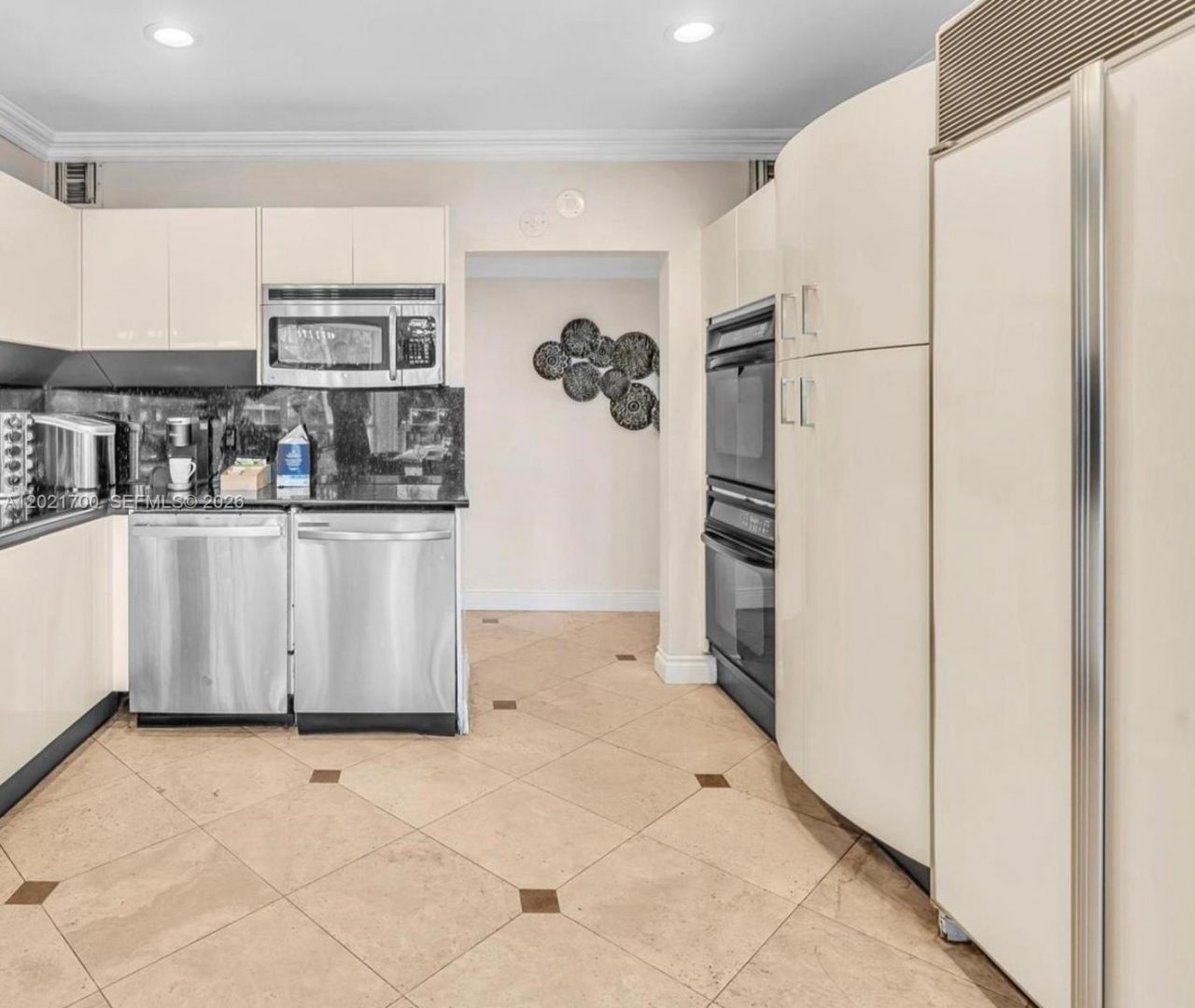 900 Diplomat Pkwy , Hallandale Beach, FL 33009 Photo