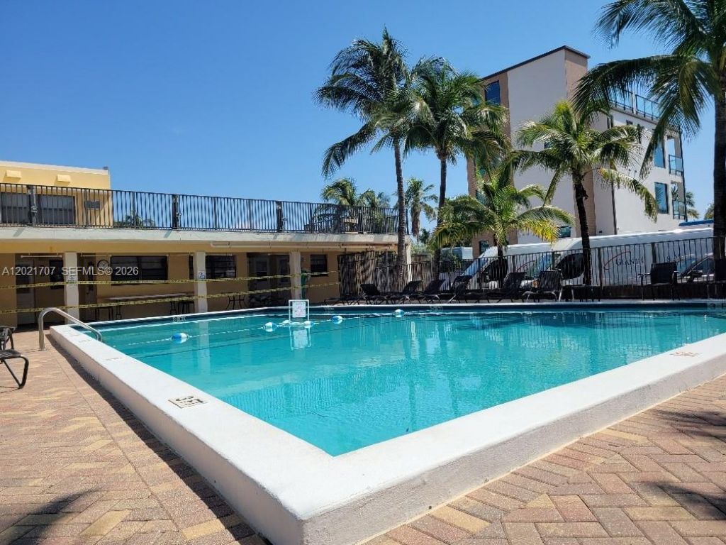 322 Harding St , Unit B101, Hollywood, FL 33019 Photo