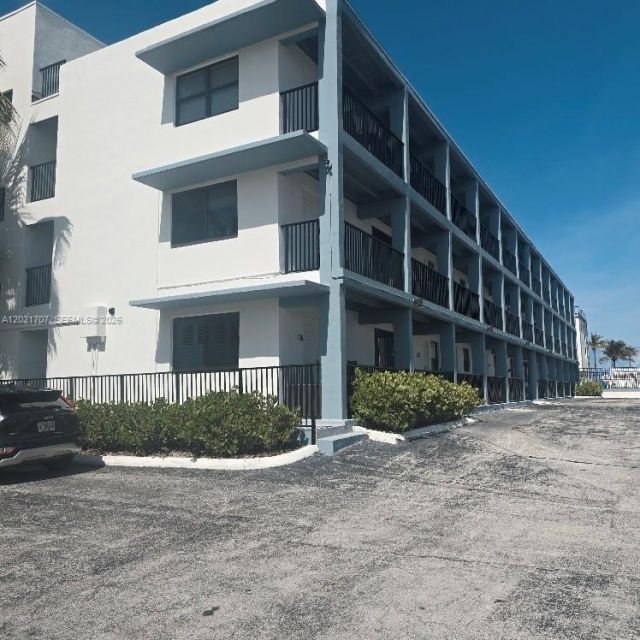 322 Harding St , Unit B101, Hollywood, FL 33019 Photo