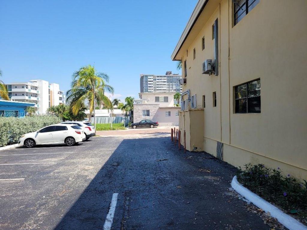 322 Harding St , Unit B101, Hollywood, FL 33019 Photo