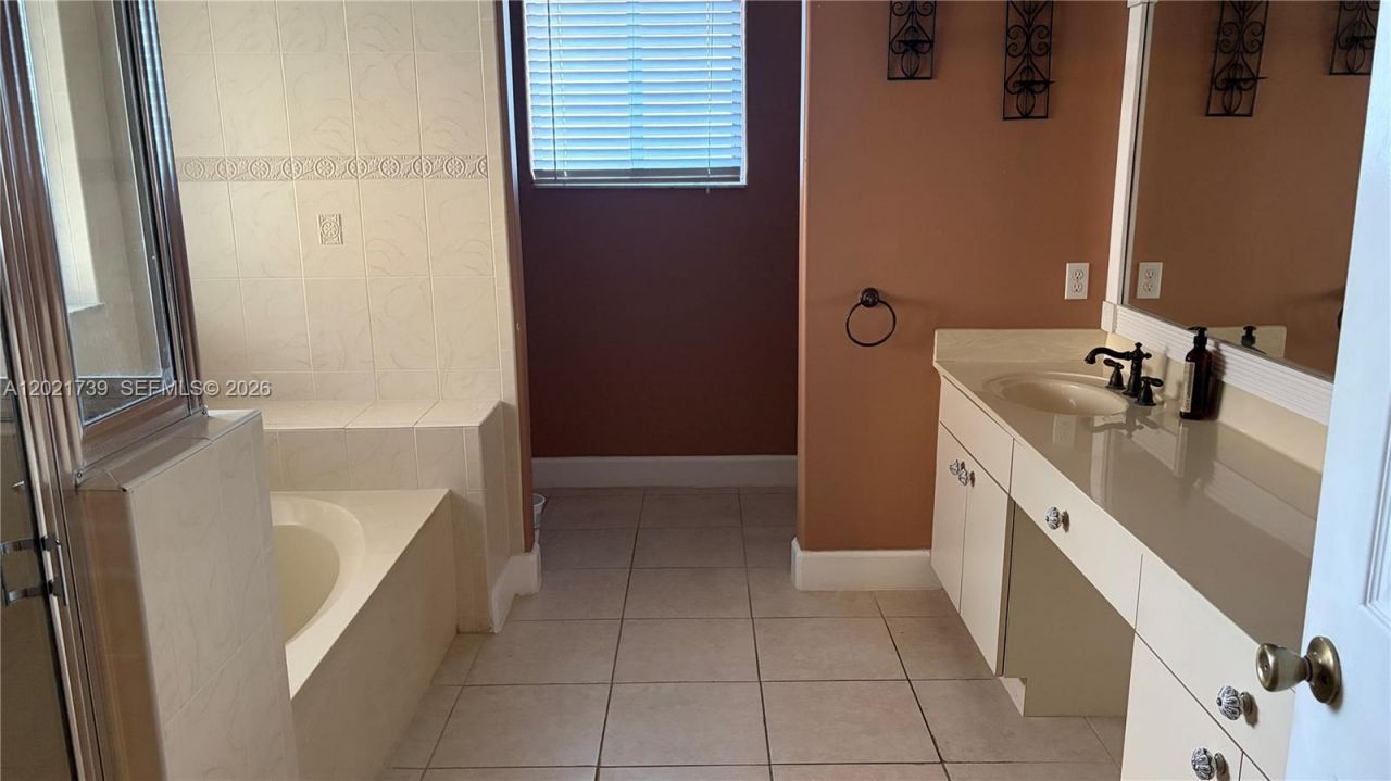 13553 SW 124th Ave Rd , Miami, FL 33186 Photo
