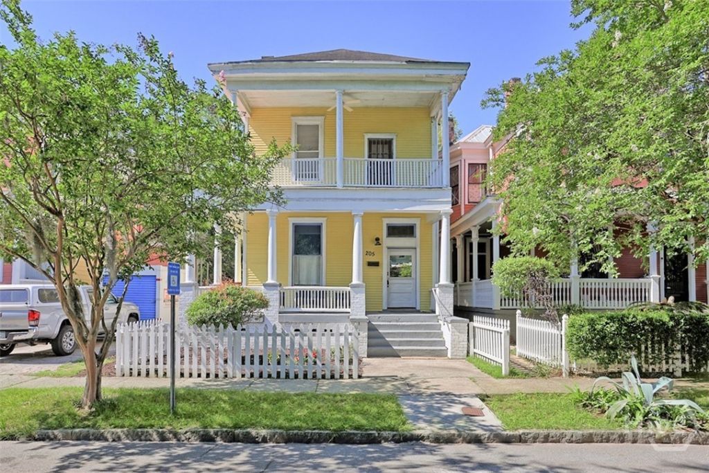205 W 35th Street, Savannah, GA 31401 Main Photo