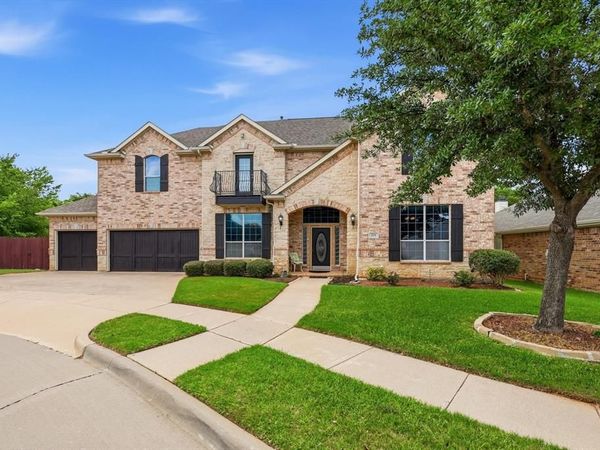 201 Fountainview Drive , Euless, TX 76039