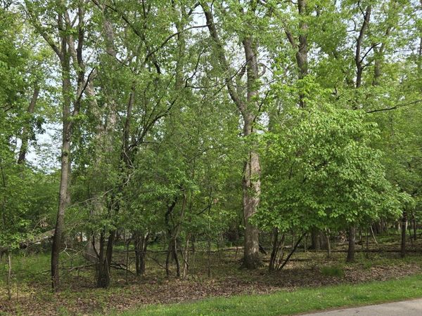243 Van Bee Dr, Williams Bay, WI 53191