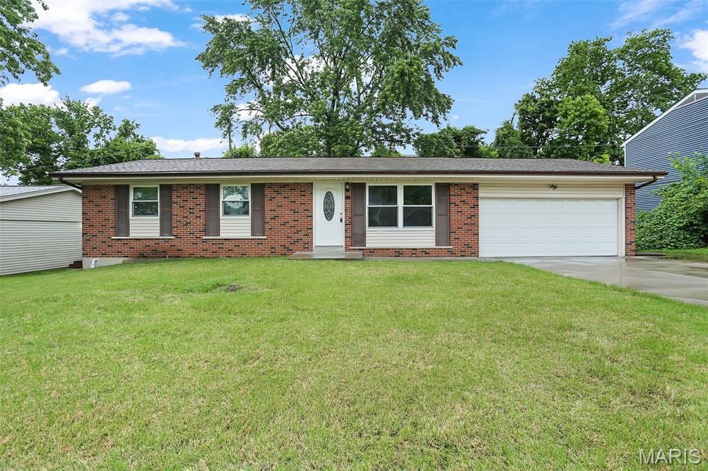 120 Briarcliff Drive , Saint Charles, MO 63301 Main Photo