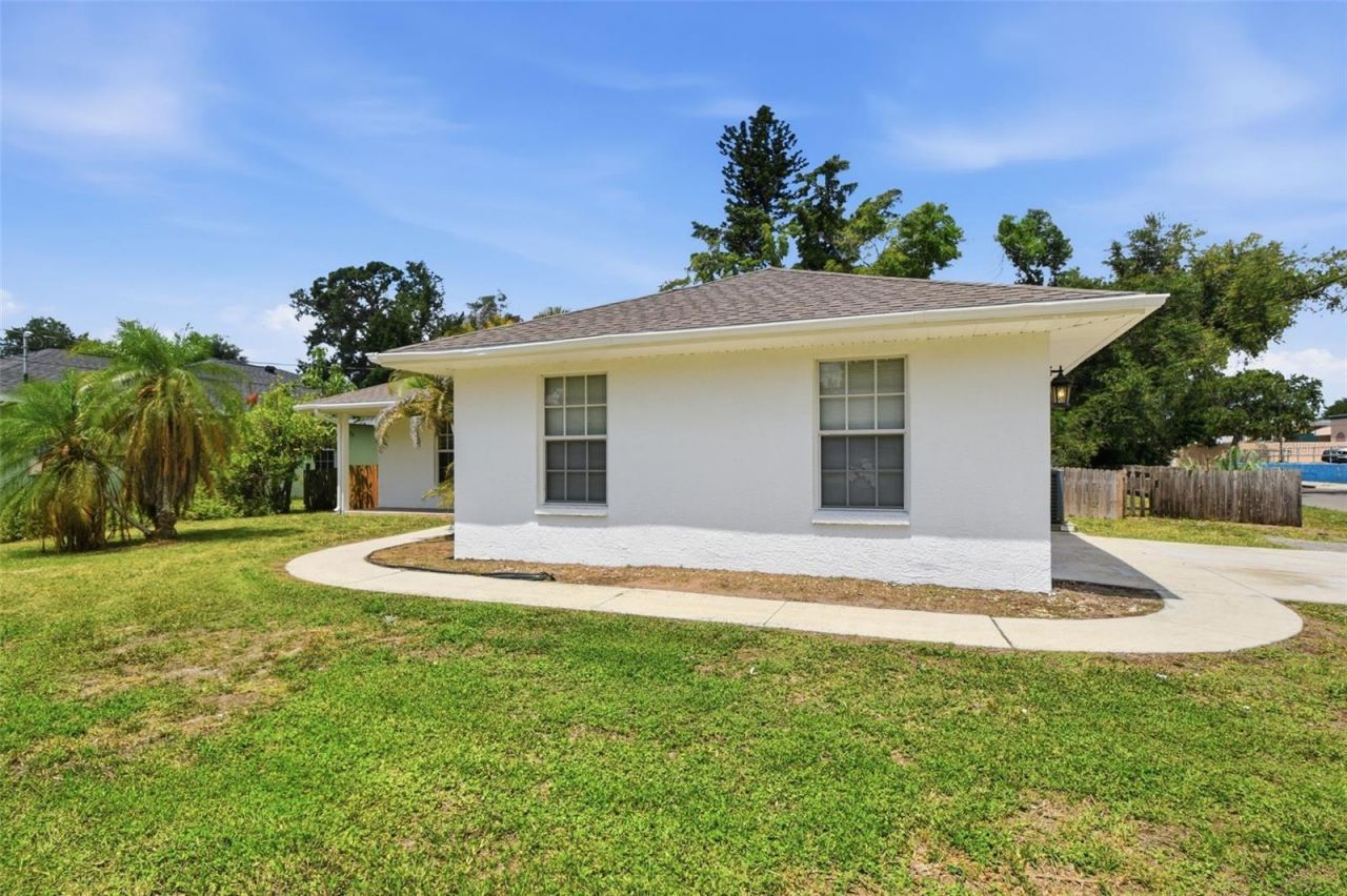 1812 34th Avenue E, Bradenton, FL 34208 Photo