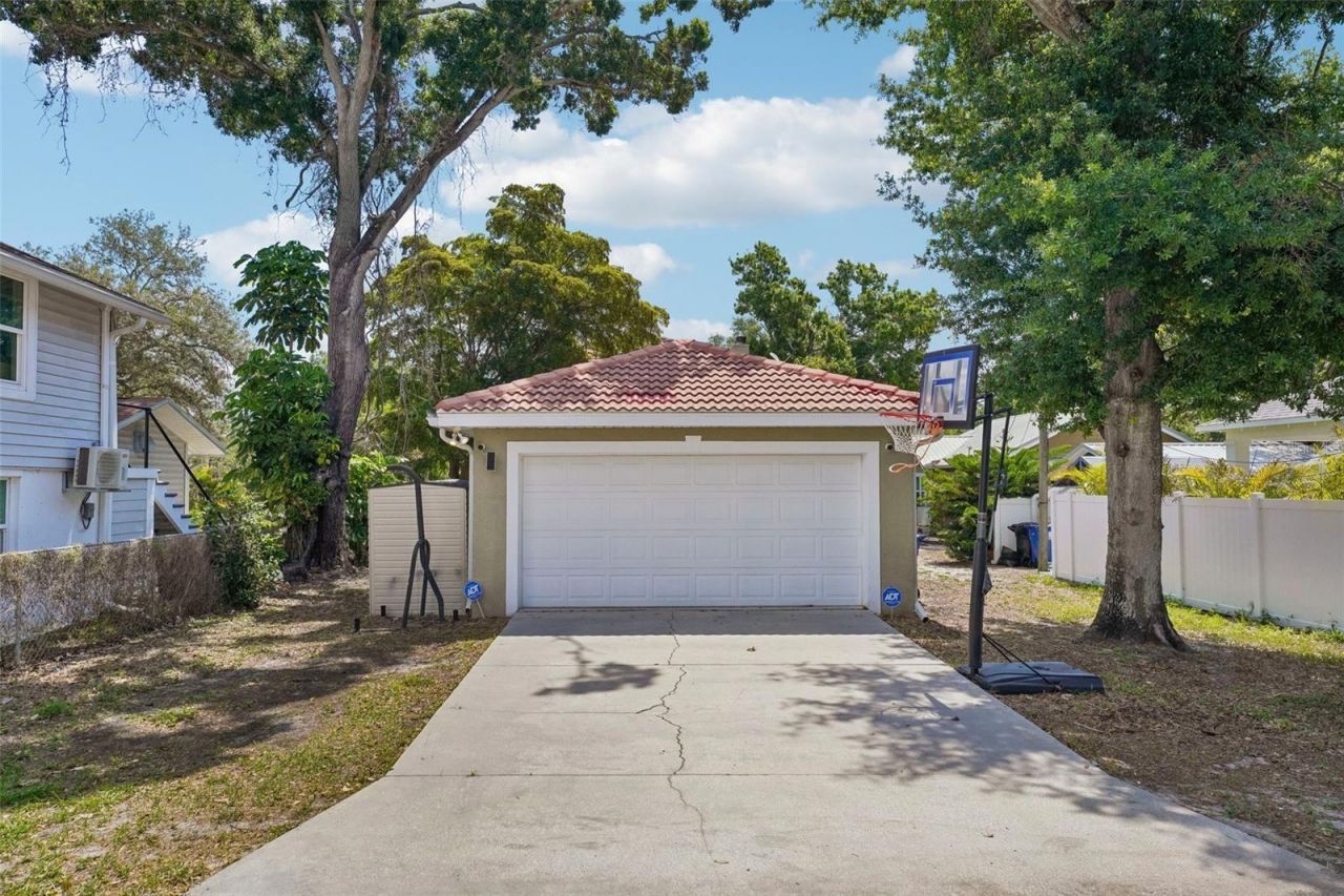 2616 11th Street N, Saint Petersburg, FL 33704 Photo