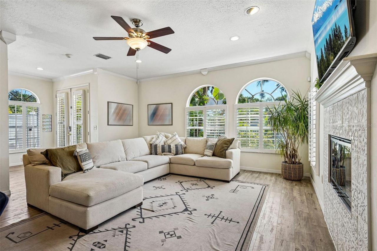 2616 11th Street N, Saint Petersburg, FL 33704 Photo